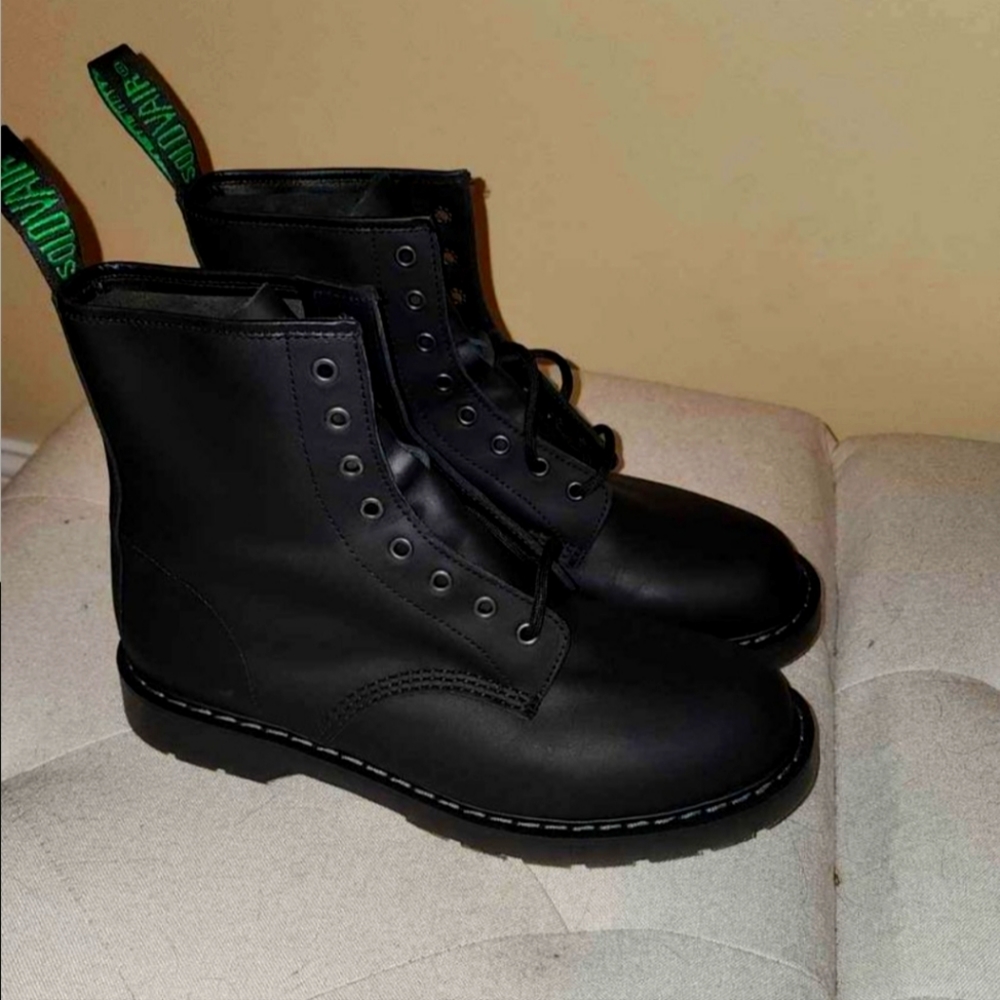 Solovair 8 Eye Derby Boots Size 12 and Leather Care Kit